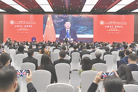 　◎ 十二月二日，中國國家主席習近平在北京向二０二一年「讀懂中國」國際會議（廣州）開幕式發表視頻致辭。（中新社）