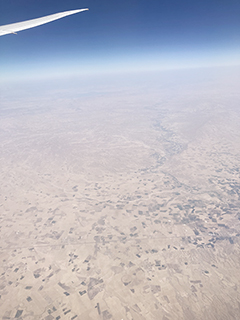 飛過中東沙漠地區