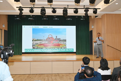 ◎ 李海波分享天安門廣場大花籃製作歷史演進情況。