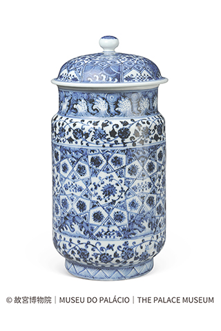 ◎ 故宮博物館藏《青花錦紋蓋罐》。