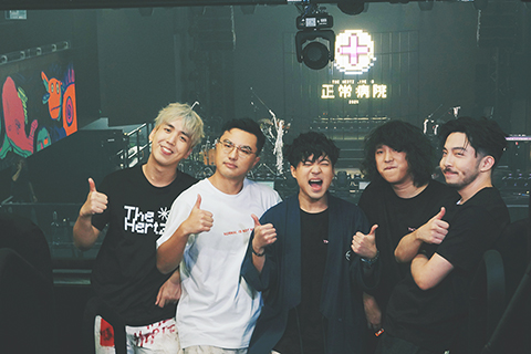◎ 樂隊The hertz在萬聖夜主辦「政策病院」演唱會。
