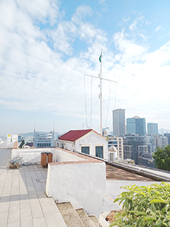 懸掛風球的支架