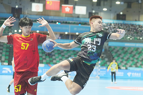 ◎ 男手隊梁銘源進攻。