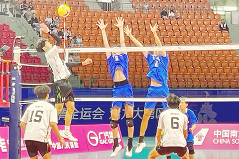 ◎ 澳男U18排隊在第二場小組賽中。