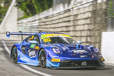 ◎ GT世界杯雲科爾最快、可惜其後失控撞欄。