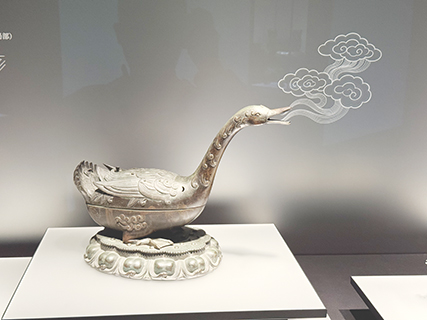 大都會藝術博物館藏明代雁形銅熏爐。(中新社記者 康玉湛 攝)