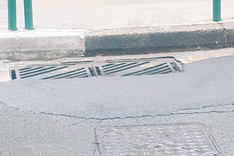 ◎ 集水井出現下陷情況,存在安全隱患。