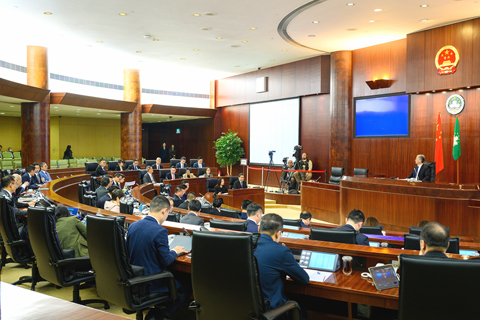 ◎ 立法會昨日舉行全體會議辯論明年度經濟財政領域施政方針。