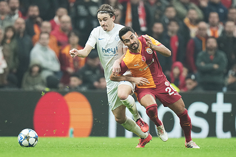 ◎ 白衣聖基萊斯聯隊昨晨一比零客勝加拉塔沙雷隊。(美聯社)