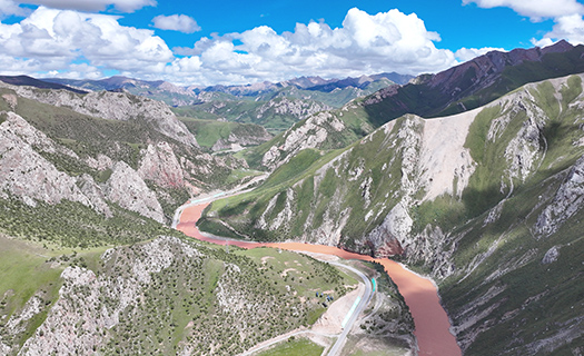 8月21日,航拍三江源國家公園瀾滄江第一灣。(馬銘言 攝)