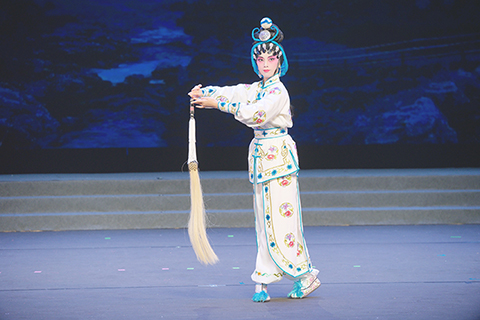 ◎ 陸茵「紅線盜盒」。