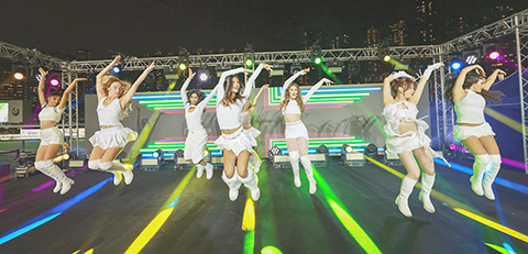 ◎ 國際流行音樂組合NOW united在馬會現場表演。