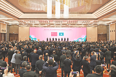 ◎ 慶祝中華人民共和國澳門特別行政區成立廿六周年招待酒會在中國與葡語國家商貿合作服務平台綜合體舉行。