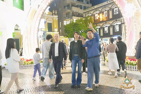 ◎ 治安警領導在大三巴議事亭前地視察。