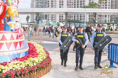 ◎ 警方在旅遊區重點區域加派警力巡邏。