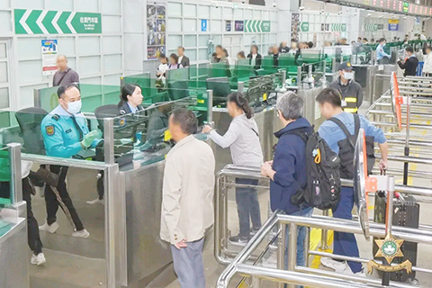 ◎ 抽調警力支援口岸前線。