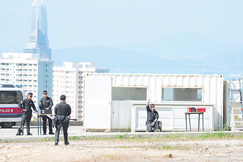 ◎ 香港警務處爆炸品處理課隊員進行爆破訓練(二0二五年十一月六日攝)。(新華社記者朱煒 攝)