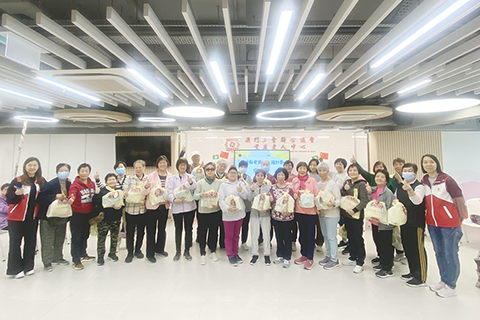 ◎ 對義工進行嘉許。