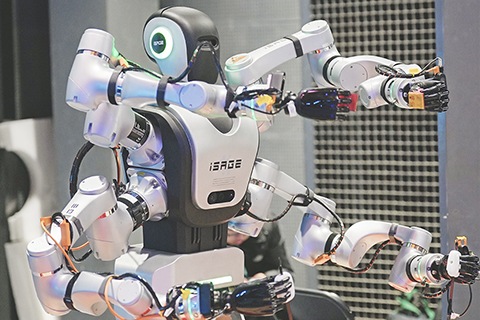 ◎ 一月八日,一款四臂機器人亮相二0二六「工賦上海」創新大會。(二0二六「工賦上海」主辦方供圖)