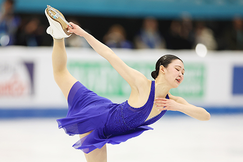 ◎ 一月二十三日,國際滑聯四大洲花樣滑冰錦標賽女單自由滑比賽在北京國家體育館舉行。日本選手青木祐奈以總成績二百一十七點三九分摘得女子單人滑金牌。(中新社記者富田 攝)