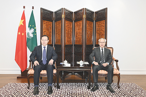 ◎ 行政長官岑浩輝與全國政協副主席、中國致公黨中央主席蔣作君會面。