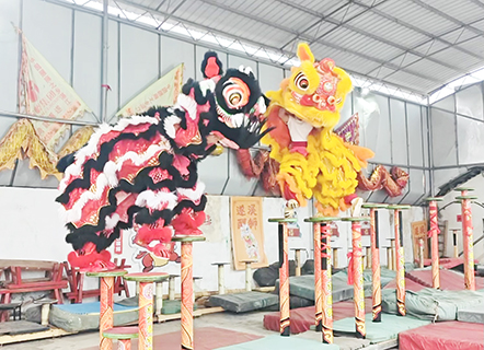 2月10日,湛江市遂溪醒獅保護傳承基地的年輕人在進行舞獅練習。(李祖傑 攝)