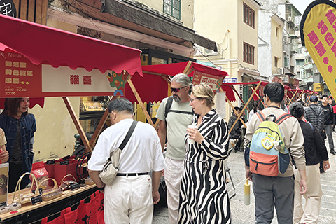 ◎ 區內設置賀年特色市集增添節日氣氛。