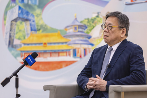 ◎ 三月廿一日,香港特區政府商務及經濟發展局局長丘應樺在北京接受中新社記者專訪。(徐峻傑 攝)