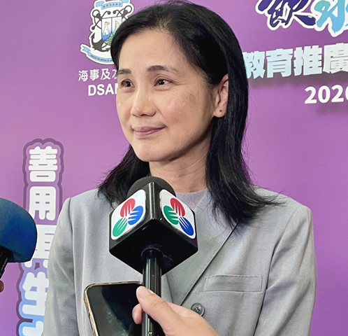 ◎ 海事及水務局局長黃穗文接受訪問。