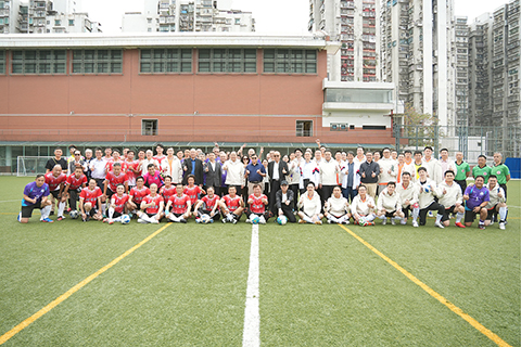 ◎ 工人球場昨天上演穗港澳「新聞杯」足球賽,以三隊對賽形式進行。