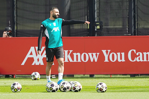 ◎ 四月十三日,周二對陣巴黎聖日門的冠軍聯賽足球比賽之前,利物浦隊的穆罕默德.沙拿在英格蘭利物浦AXA訓練中心進行訓練備戰。歐冠聯賽八強賽第二回合,澳門時間四月十五日星期三凌晨三時:利物浦對聖日門、馬體會對巴塞隆拿,十六日星期四凌晨三時:阿仙奴對士砵亭、拜仁對皇馬。(Peter Byrne/PA 美聯社)