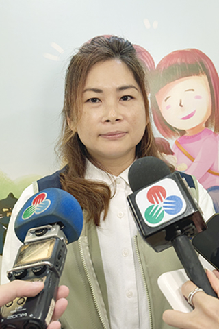 ◎ 中心主任胡慧嫻接受訪問。