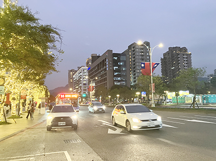 台北鬧市夜景