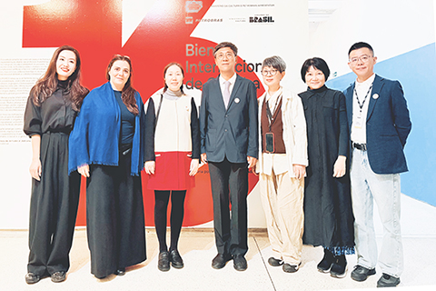 ◎ 中國駐巴西大使館文化參贊張志雲與澳門團隊合照。