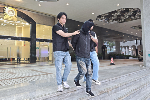 ◎ 一名內地商人涉非法直播賭局被捕。